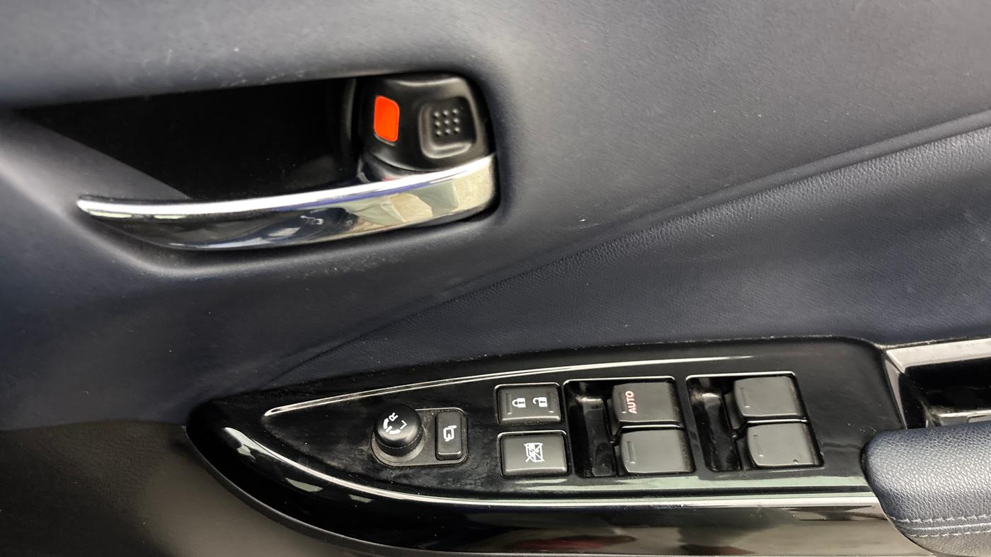 2022 Maruti Baleno ALPHA 1.2 AGS, Petrol, Automatic, 12,268 km, Driver Side Door Panels Control