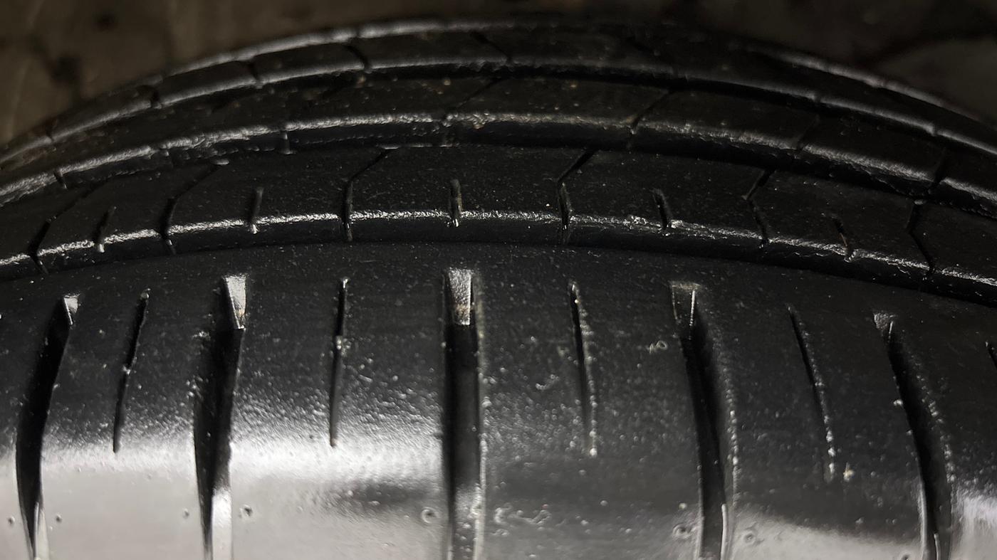 2022 Maruti Baleno ALPHA 1.2 AGS, Petrol, Automatic, 12,268 km, Right Front Tyre Tread