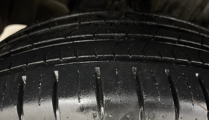 2022 Maruti Baleno ALPHA 1.2 AGS, Petrol, Automatic, 12,268 km, Right Rear Tyre Tread