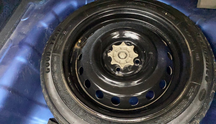 2015 Hyundai Xcent SX 1.2, Petrol, Manual, 1,20,441 km, Spare Tyre