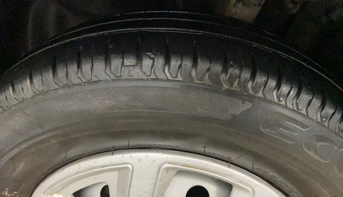 2021 Tata ALTROZ XE PETROL, Petrol, Manual, 26,607 km, Left Front Tyre Tread