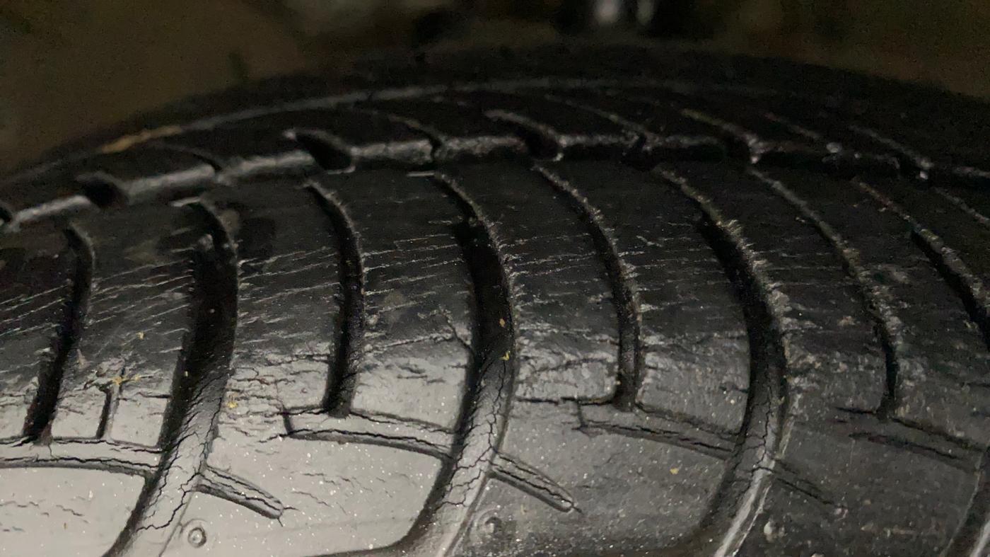 2017 Maruti Celerio VXI AMT (O), Petrol, Automatic, 36,982 km, Right Front Tyre Tread