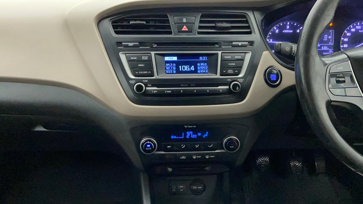 2014 Hyundai Elite i20 SPORTZ (O) 1.4, Diesel, Manual, 73,924 km, Air Conditioner