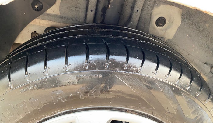 2015 Hyundai Elite i20 MAGNA 1.4 CRDI, Diesel, Manual, 1,42,570 km, Right Rear Tyre Tread