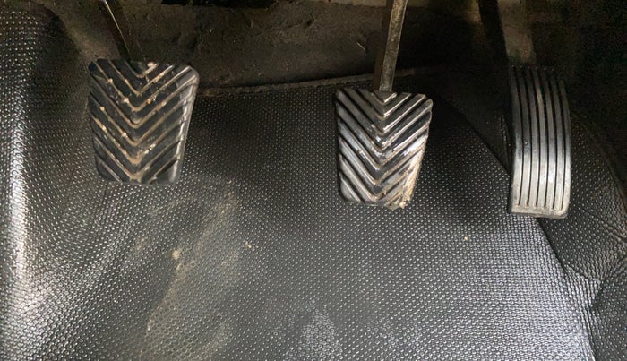 2015 Hyundai Elite i20 MAGNA 1.4 CRDI, Diesel, Manual, 1,42,570 km, Pedals