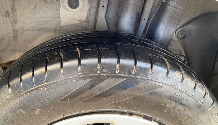 2015 Hyundai Elite i20 MAGNA 1.4 CRDI, Diesel, Manual, 1,42,570 km, Left Rear Tyre Tread