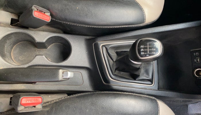 2015 Hyundai Elite i20 MAGNA 1.4 CRDI, Diesel, Manual, 1,42,570 km, Gear Lever