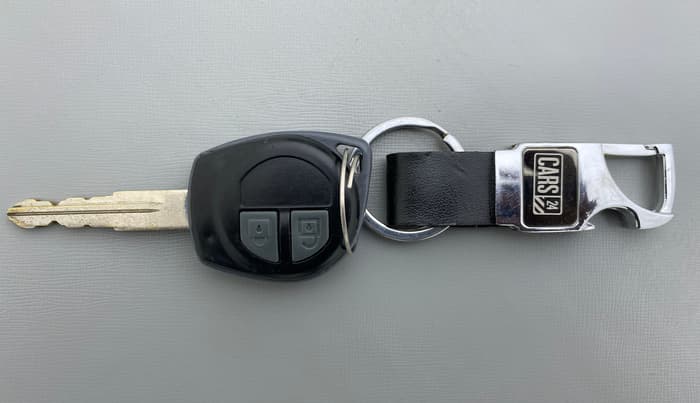 2015 Maruti Swift VXI D, Petrol, Manual, 54,070 km, Key Close Up