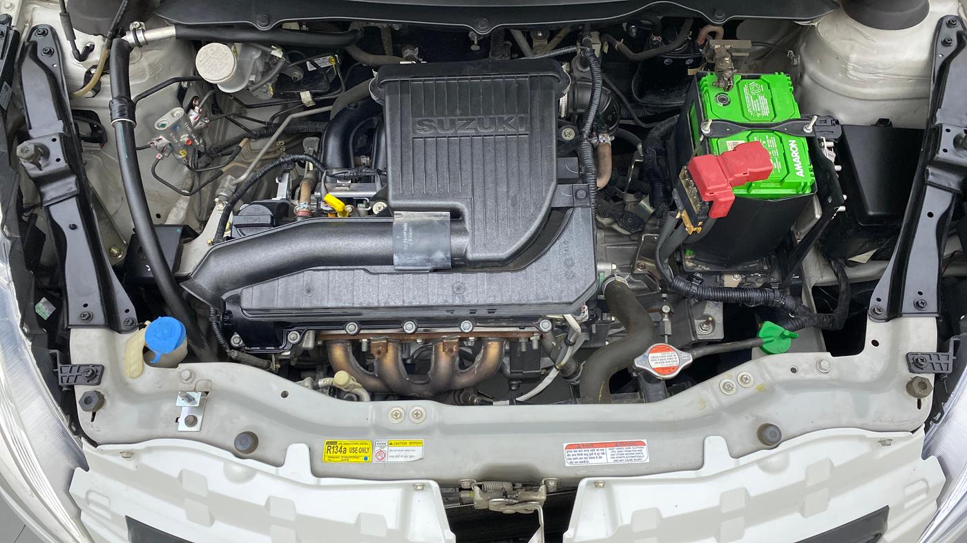 2015 Maruti Swift VXI D, Petrol, Manual, 54,070 km, Open Bonet