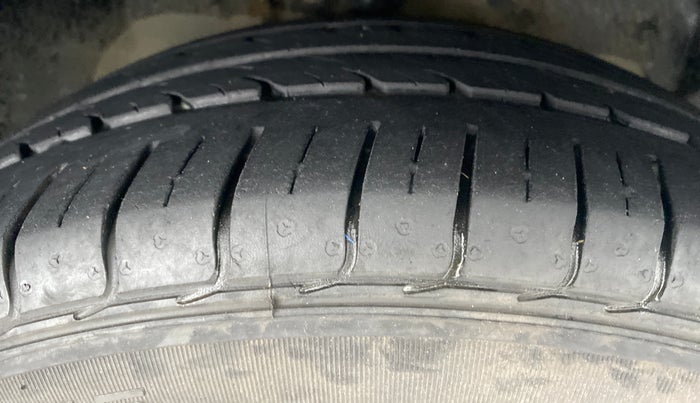 2019 Ford FREESTYLE TITANIUM 1.2 TI-VCT MT, Petrol, Manual, 28,856 km, Right Front Tyre Tread