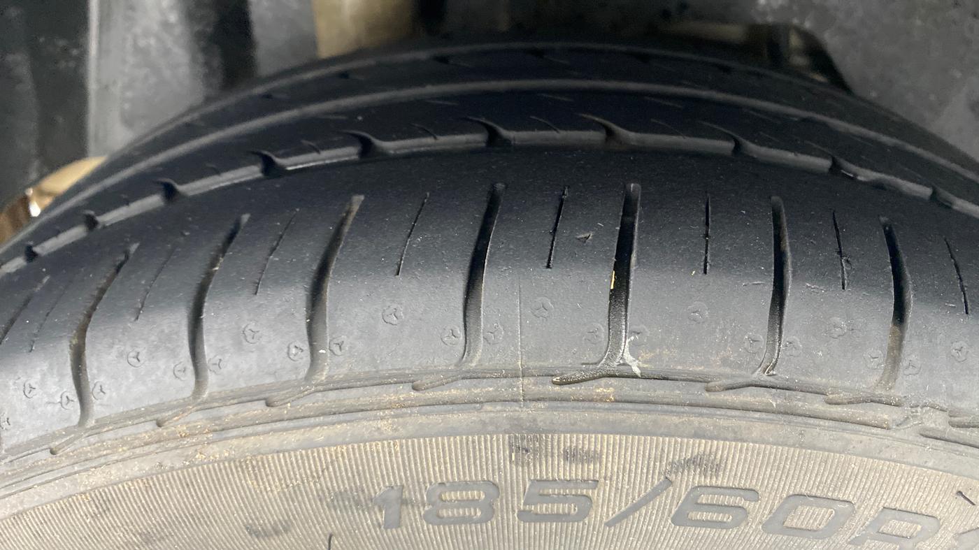 2019 Ford FREESTYLE TITANIUM 1.2 TI-VCT MT, Petrol, Manual, 28,856 km, Right Rear Tyre Tread