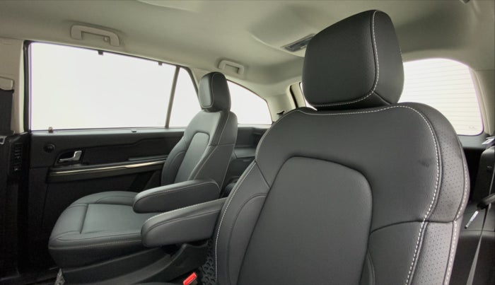 2018 Tata Hexa Varicor 400 XTA, Diesel, Automatic, 21,386 km, Right Side Rear Door Cabin