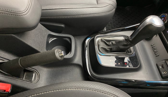 2018 Tata Hexa Varicor 400 XTA, Diesel, Automatic, 21,386 km, Gear Lever