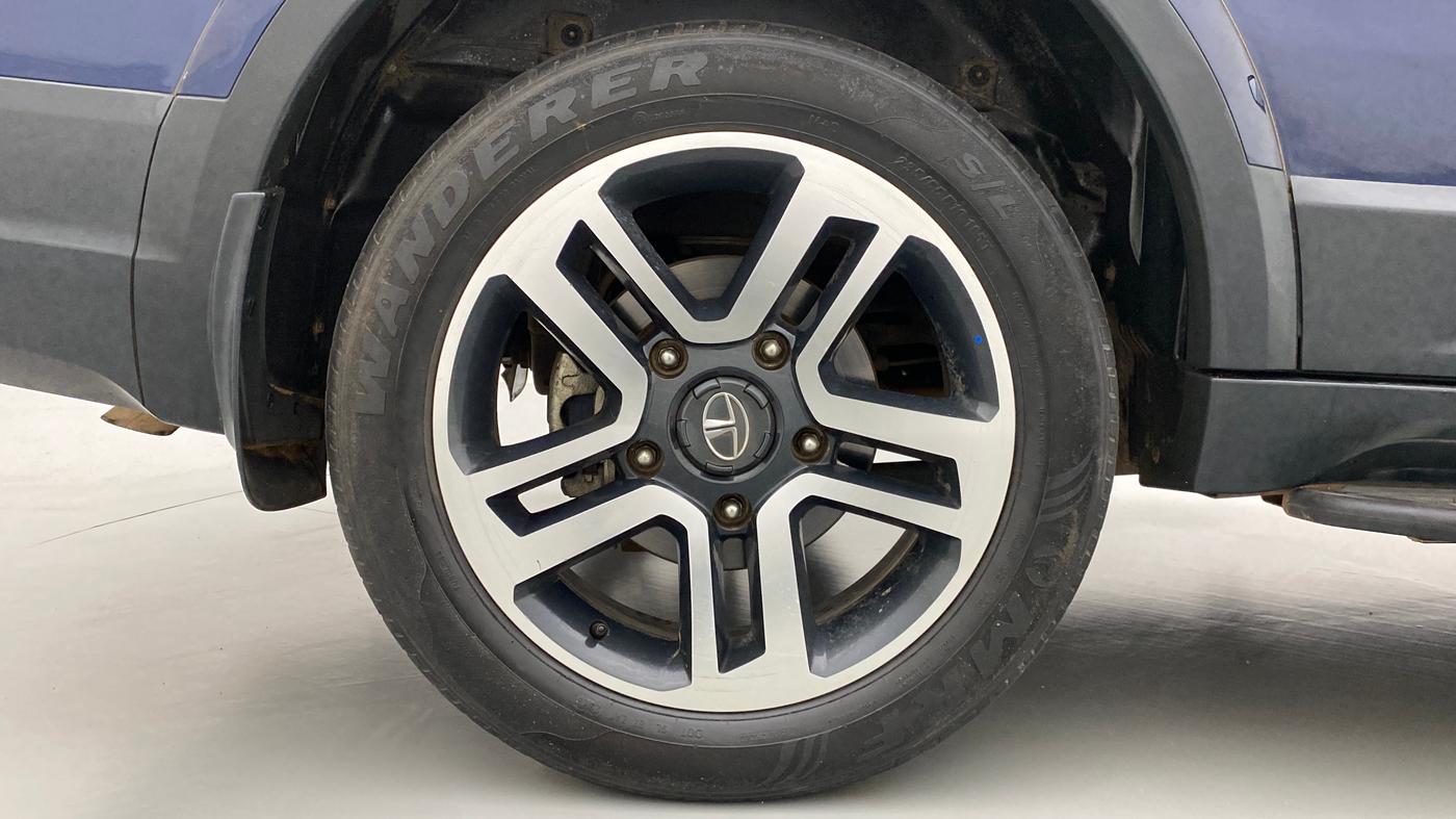 2018 Tata Hexa Varicor 400 XTA, Diesel, Automatic, 21,386 km, Right Rear Wheel