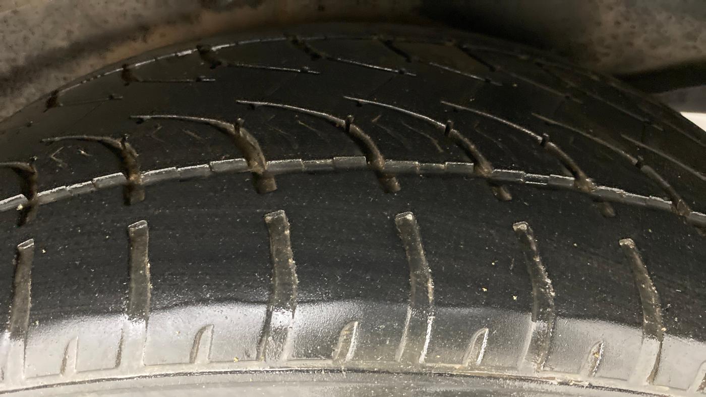 2018 Tata Hexa Varicor 400 XTA, Diesel, Automatic, 21,386 km, Right Rear Tyre Tread