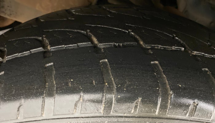 2018 Tata Hexa Varicor 400 XTA, Diesel, Automatic, 21,386 km, Right Front Tyre Tread