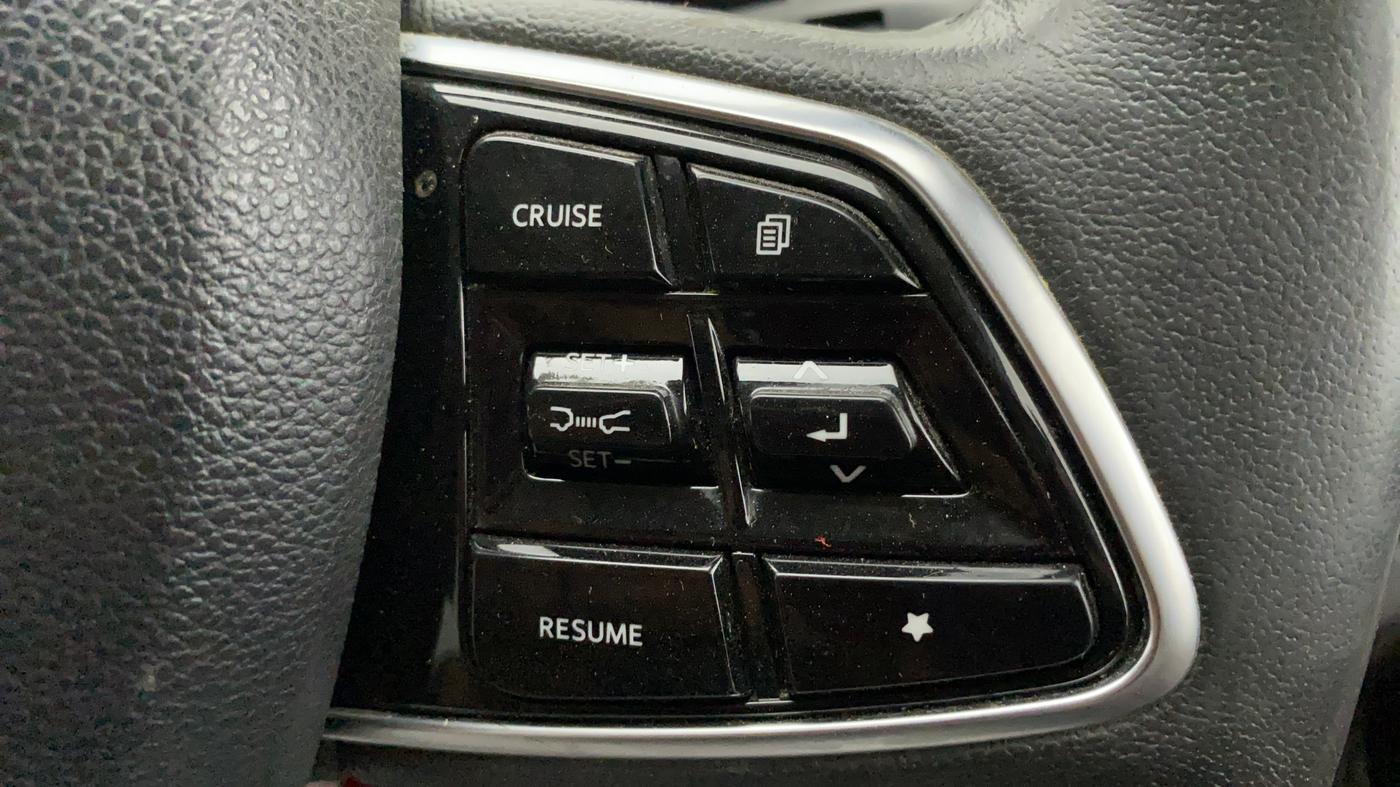 2022 Mahindra XUV700 AX 7 P AT 7 STR, Petrol, Automatic, 53,385 km, Adaptive Cruise Control