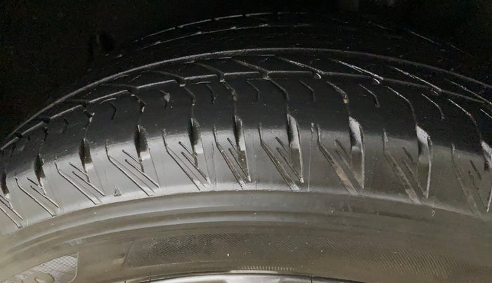 2022 Mahindra XUV700 AX 7 P AT 7 STR, Petrol, Automatic, 53,385 km, Left Rear Tyre Tread