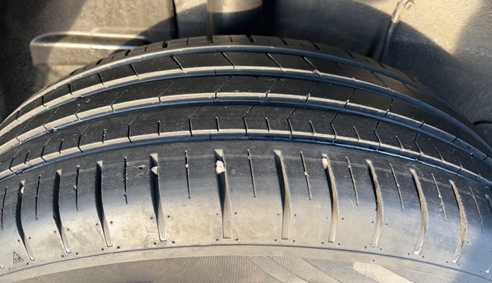 2022 Tata PUNCH ACCOMPLISHED MT, Petrol, Manual, 36,020 km, Right Rear Tyre Tread