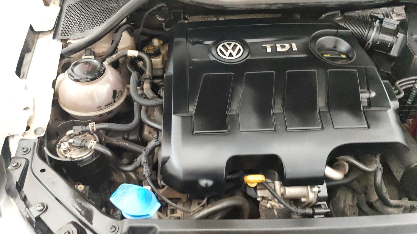 2019 Volkswagen Vento HIGHLINE 1.5 AT, Diesel, Automatic, 1,00,189 km, Engine View - Right