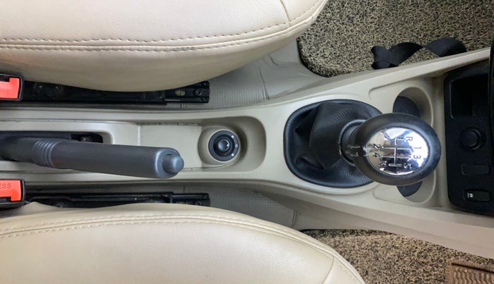 2015 Nissan Terrano XV D THP PREMIUM 110 PS, Diesel, Manual, 1,09,754 km, Gear Lever