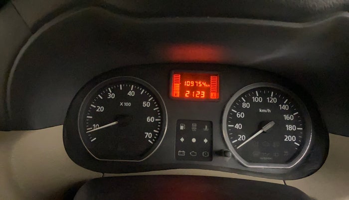 2015 Nissan Terrano XV D THP PREMIUM 110 PS, Diesel, Manual, 1,09,754 km, Odometer Image