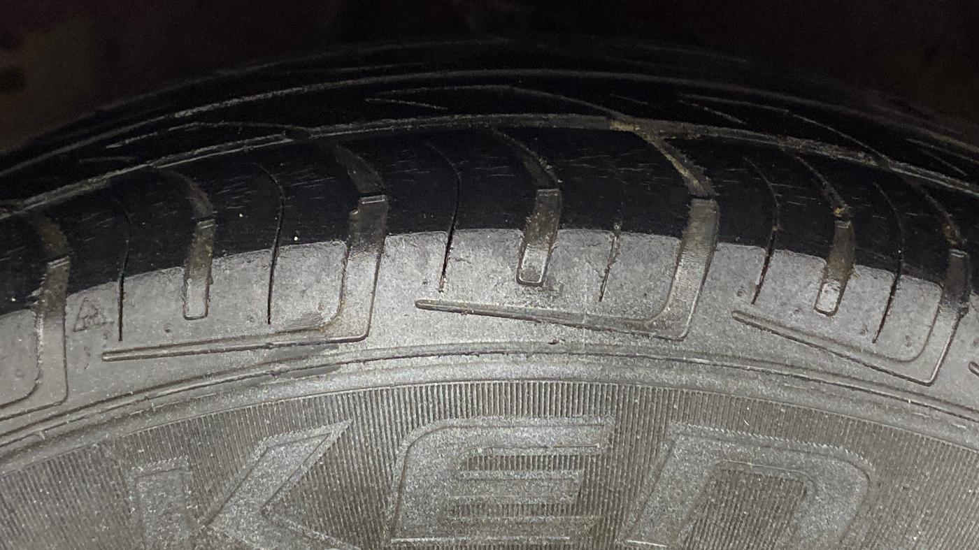 2014 Hyundai i10 SPORTZ 1.1, Petrol, Manual, 69,256 km, Left Front Tyre Tread