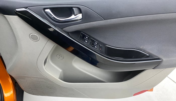 2018 Tata NEXON XZ 1.5, Diesel, Manual, 85,052 km, Driver Side Door Panels Control