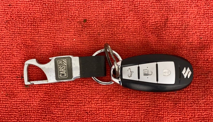 2015 Maruti Swift Dzire ZDI, Diesel, Manual, 30,593 km, Key Close Up