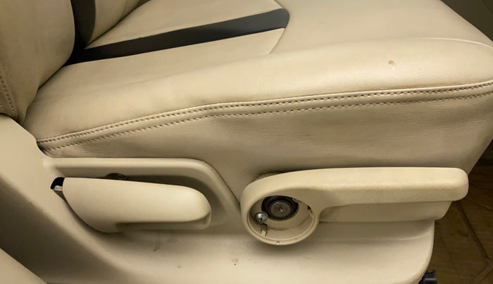 2015 Maruti Swift Dzire ZDI, Diesel, Manual, 30,593 km, Driver Side Adjustment Panel