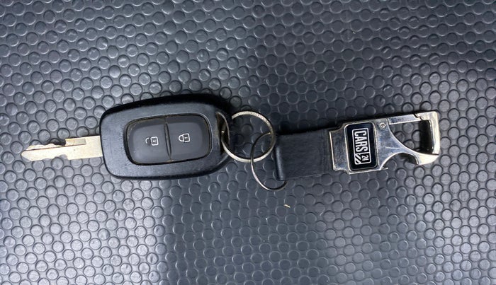2015 Renault Kwid RXT, Petrol, Manual, 23,340 km, Key Close Up