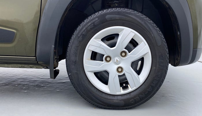 2015 Renault Kwid RXT, Petrol, Manual, 23,340 km, Right Front Wheel