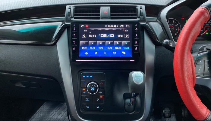 2018 Mahindra KUV 100 NXT K8 P 6 STR DUAL TONE, Petrol, Manual, 46,310 km, Air Conditioner