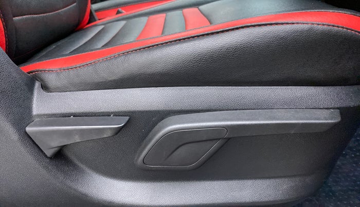 2018 Mahindra KUV 100 NXT K8 P 6 STR DUAL TONE, Petrol, Manual, 46,310 km, Driver Side Adjustment Panel