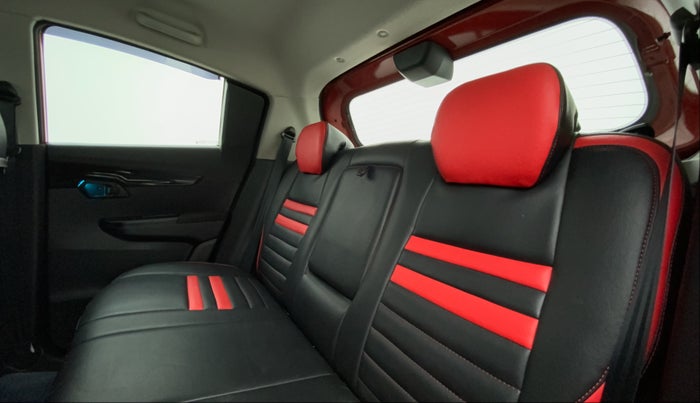 2018 Mahindra KUV 100 NXT K8 P 6 STR DUAL TONE, Petrol, Manual, 46,310 km, Right Side Rear Door Cabin