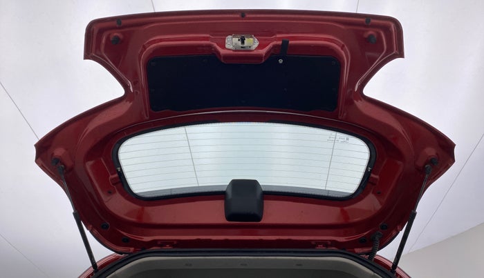 2018 Mahindra KUV 100 NXT K8 P 6 STR DUAL TONE, Petrol, Manual, 46,310 km, Boot Door Open