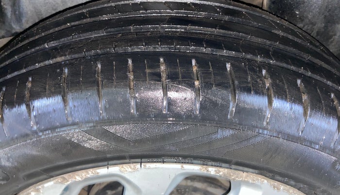 2022 Maruti Baleno ZETA PETROL 1.2, Petrol, Manual, 47,613 km, Left Rear Tyre Tread