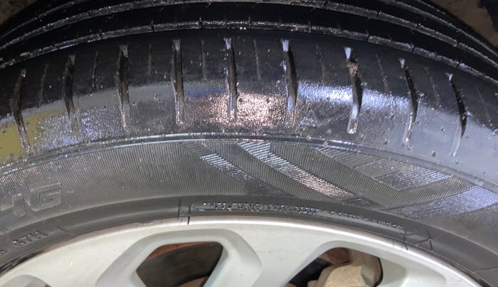 2022 Maruti Baleno ZETA PETROL 1.2, Petrol, Manual, 47,613 km, Right Front Tyre Tread