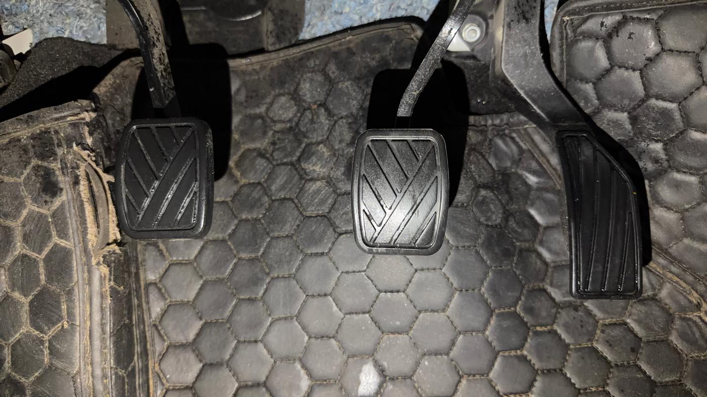 2024 Maruti BREZZA VXI S-CNG, CNG, Manual, 26,663 km, Pedals
