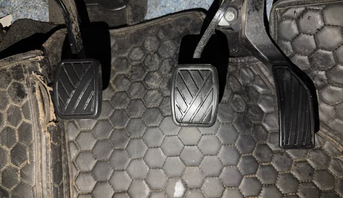 2024 Maruti BREZZA VXI S-CNG, CNG, Manual, 26,663 km, Pedals