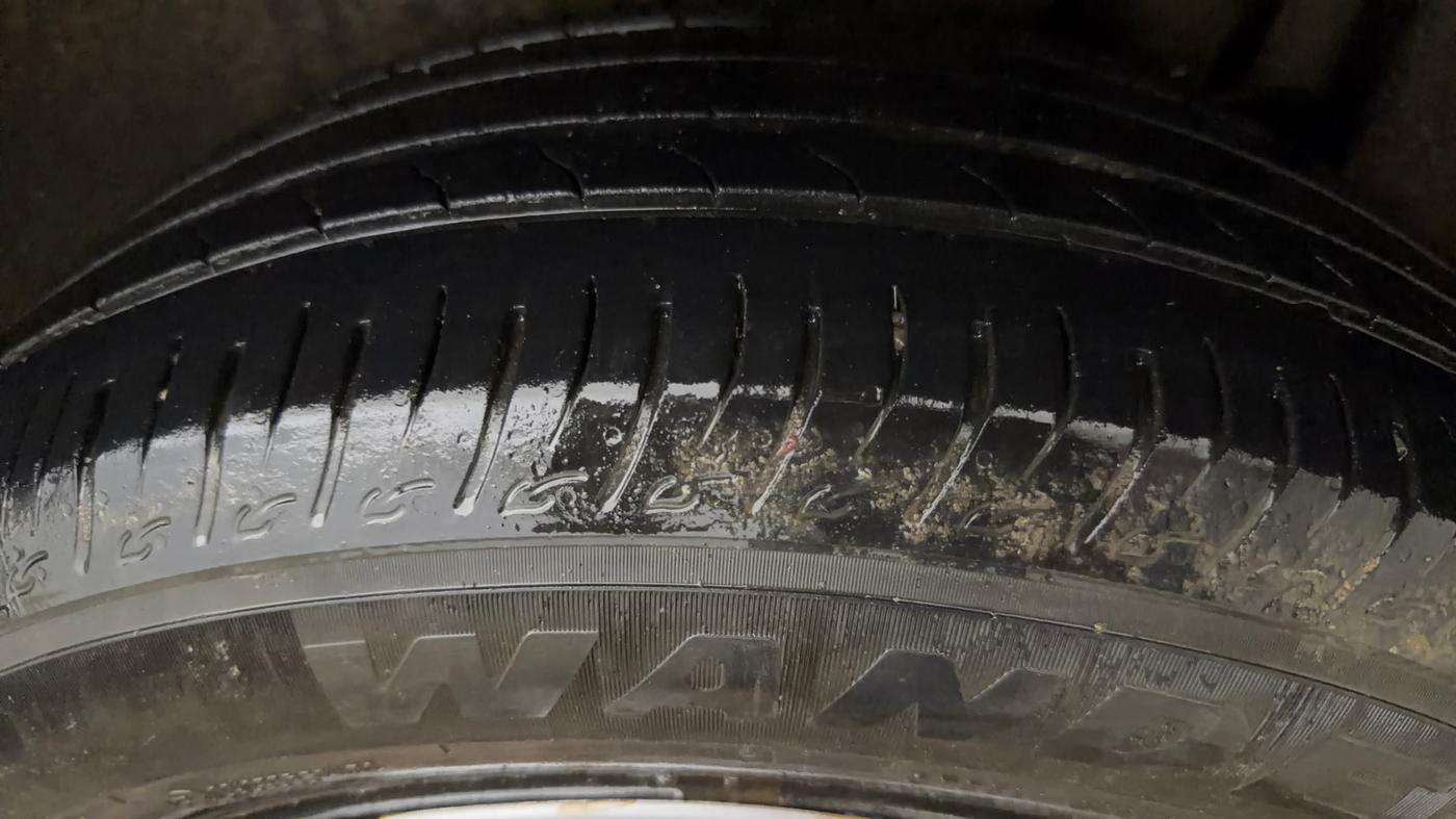 2024 Maruti BREZZA VXI S-CNG, CNG, Manual, 26,663 km, Left Rear Tyre Tread