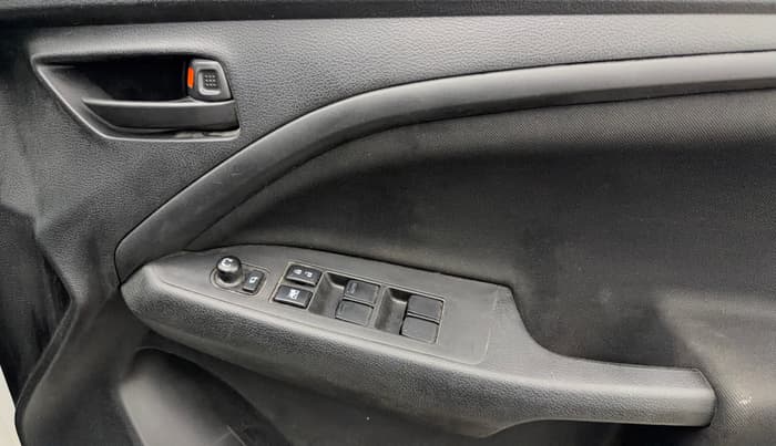 2024 Maruti BREZZA VXI S-CNG, CNG, Manual, 26,663 km, Driver Side Door Panels Control