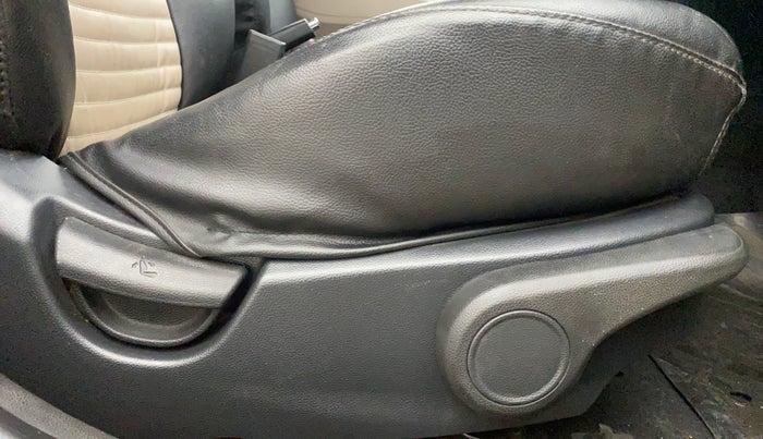 2015 Hyundai Grand i10 ASTA (O) 1.2 KAPPA VTVT, Petrol, Manual, 20,489 km, Driver Side Adjustment Panel