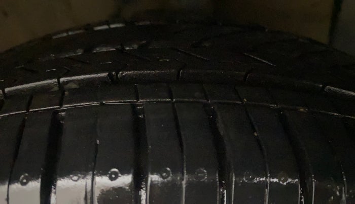 2015 Hyundai Grand i10 ASTA (O) 1.2 KAPPA VTVT, Petrol, Manual, 20,489 km, Right Front Tyre Tread