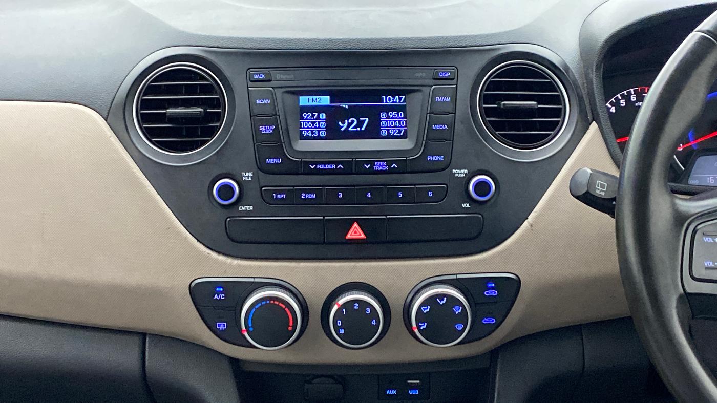 2016 Hyundai Grand i10 ASTA 1.2 (O) VTVT, Petrol, Manual, 16,742 km, Air Conditioner