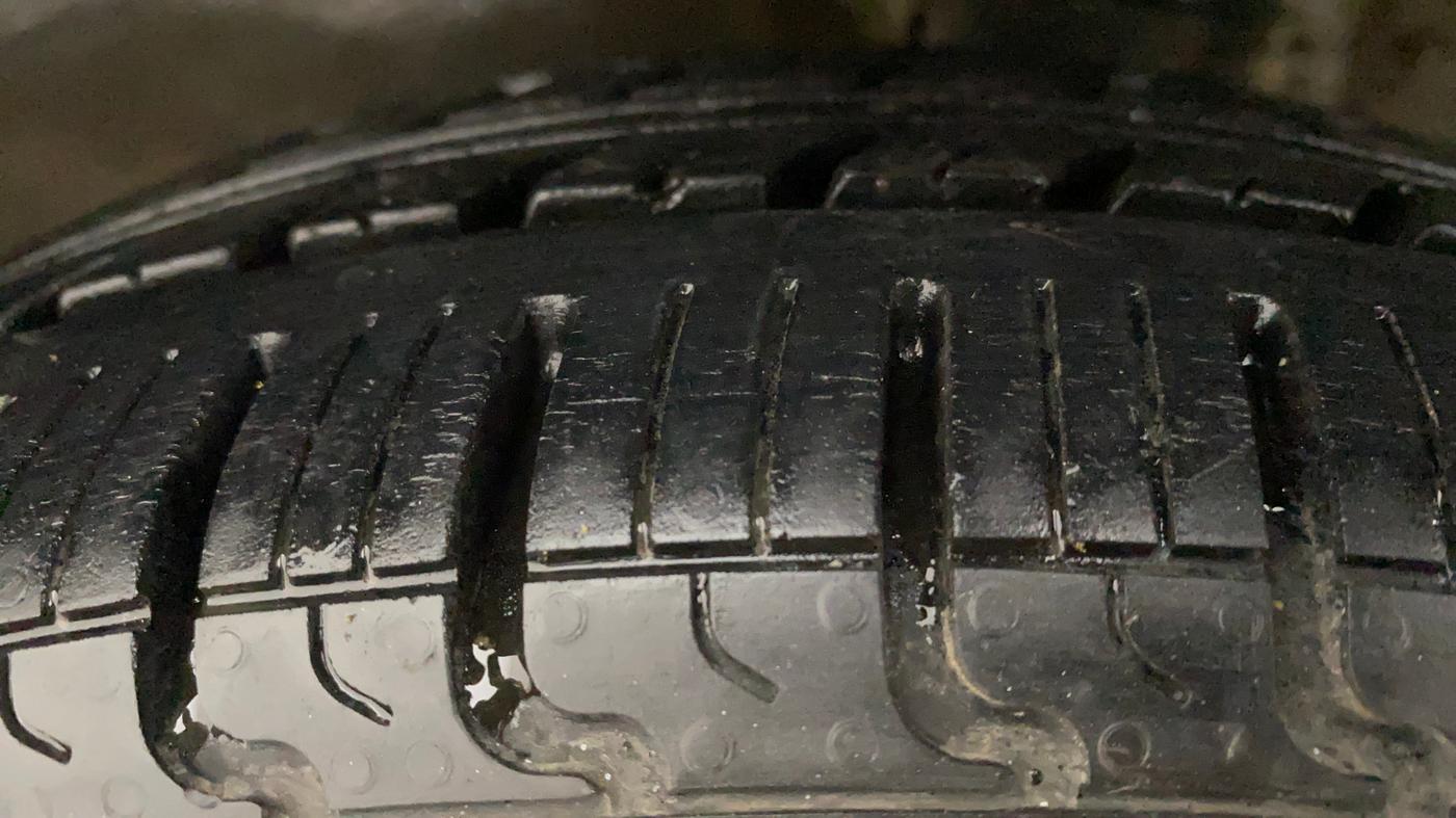 2017 Maruti Alto K10 VXI, Petrol, Manual, 32,750 km, Left Front Tyre Tread