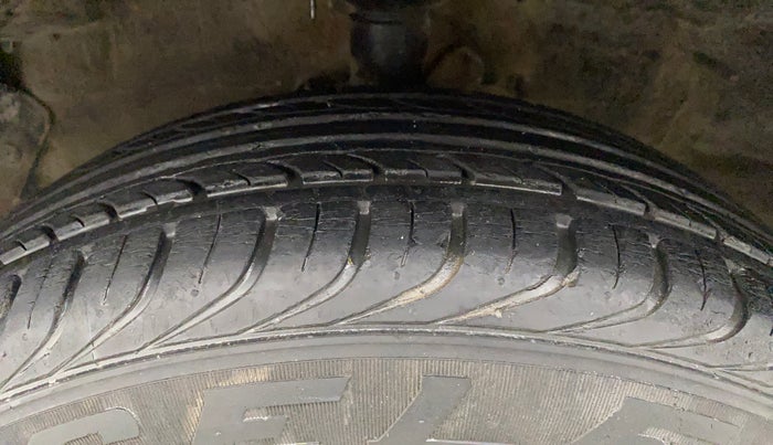 2010 Hyundai i20 MAGNA 1.2, Petrol, Manual, 22,594 km, Left Front Tyre Tread