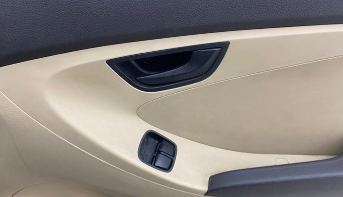 2015 Hyundai Eon ERA +, Petrol, Manual, 31,841 km, Driver Side Door Panels Control