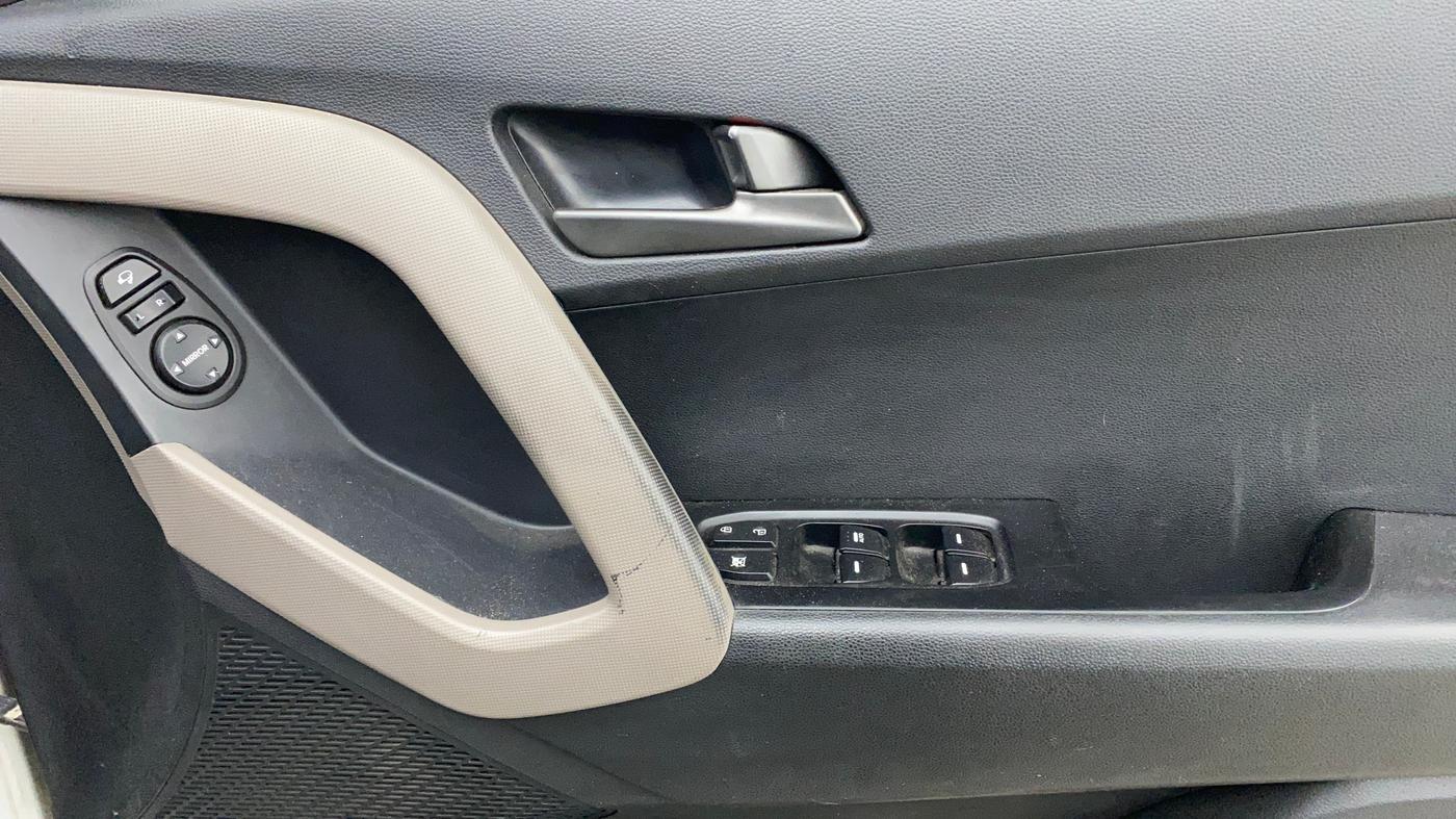 2016 Hyundai Creta SX PLUS AT 1.6 PETROL, CNG, Automatic, 71,599 km, Driver Side Door Panels Control