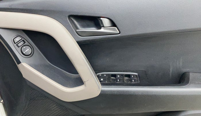 2016 Hyundai Creta SX PLUS AT 1.6 PETROL, CNG, Automatic, 71,230 km, Driver Side Door Panels Control